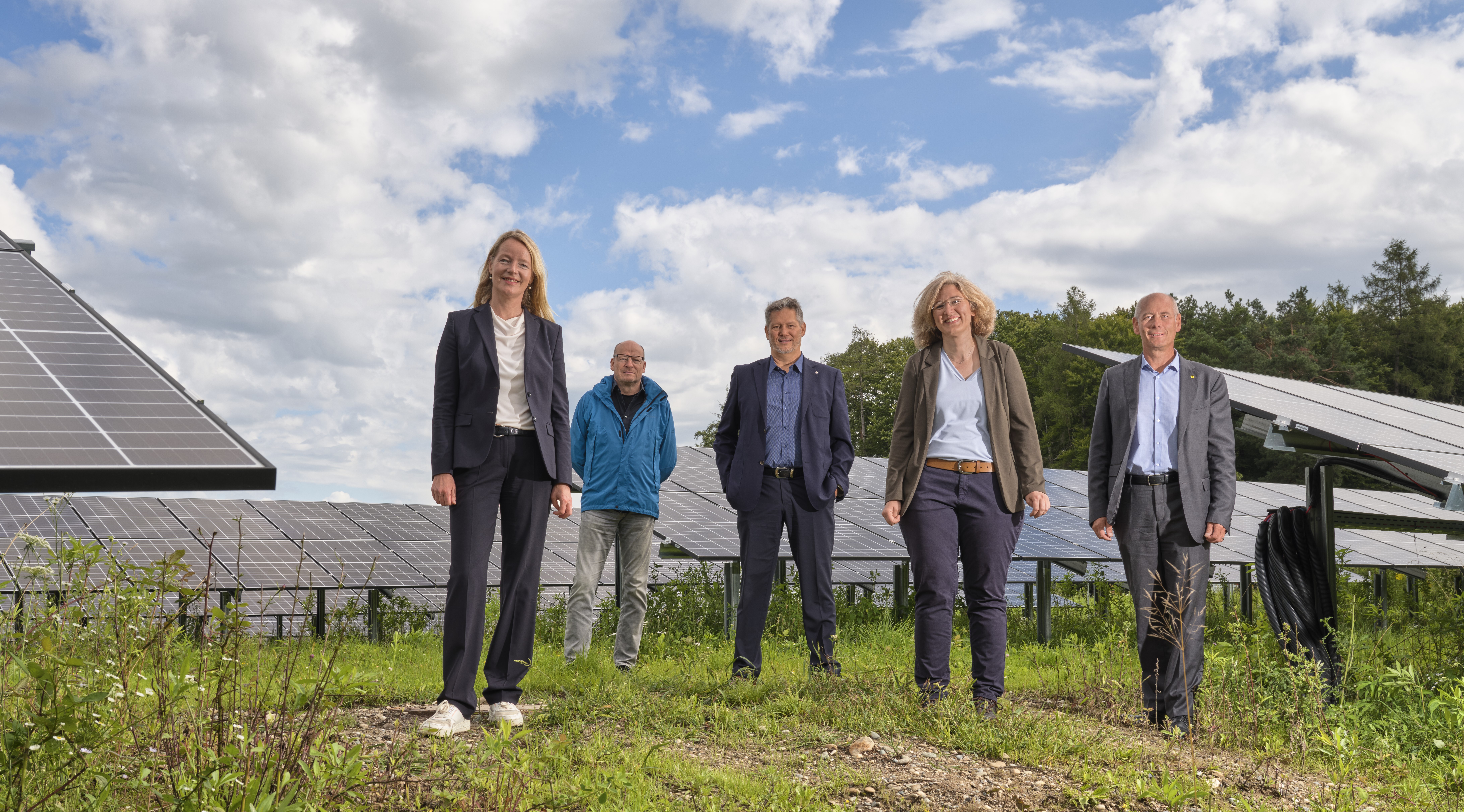 Einweihung neuer Solarpark in Moos mit Thekla Walker, Martin Kessler, Dr. Robert Sala, Bene Müller und Martina Stoffel